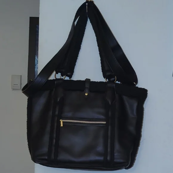 G.I.L.I Reversible Sherpa Tote Black Bag / Matching Sherpa Pouch Asking Only $45 - Picture 6 of 13